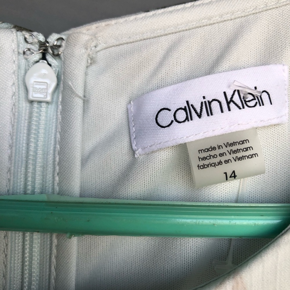 Calvin Klein Women Size 14 N.W.T.Floral Sleeveless Dress.Midi,Pastel Colors Zip - Picture 6 of 8